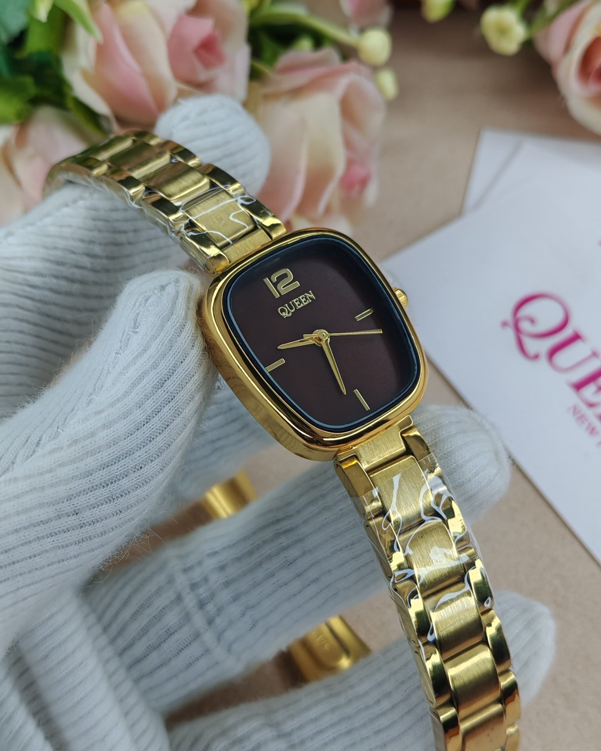 QUEEN Women's Analog Wristwatch - Image 5